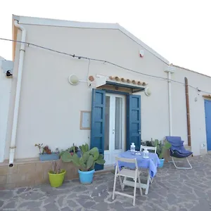 https://residenza-il-pesce-nero.sicilyhotelsitaly.net