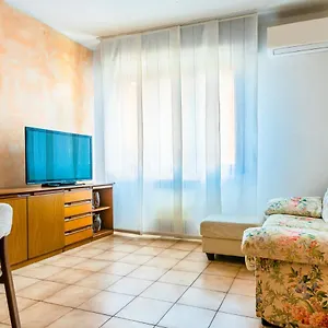 https://villaggio-hospital-house.italymilanhotels.net